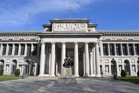 Imagen de la fachada del Museo del Prado de Madrid. Imagen de la Wikipedia con licencia CC (BY- NC - SA)